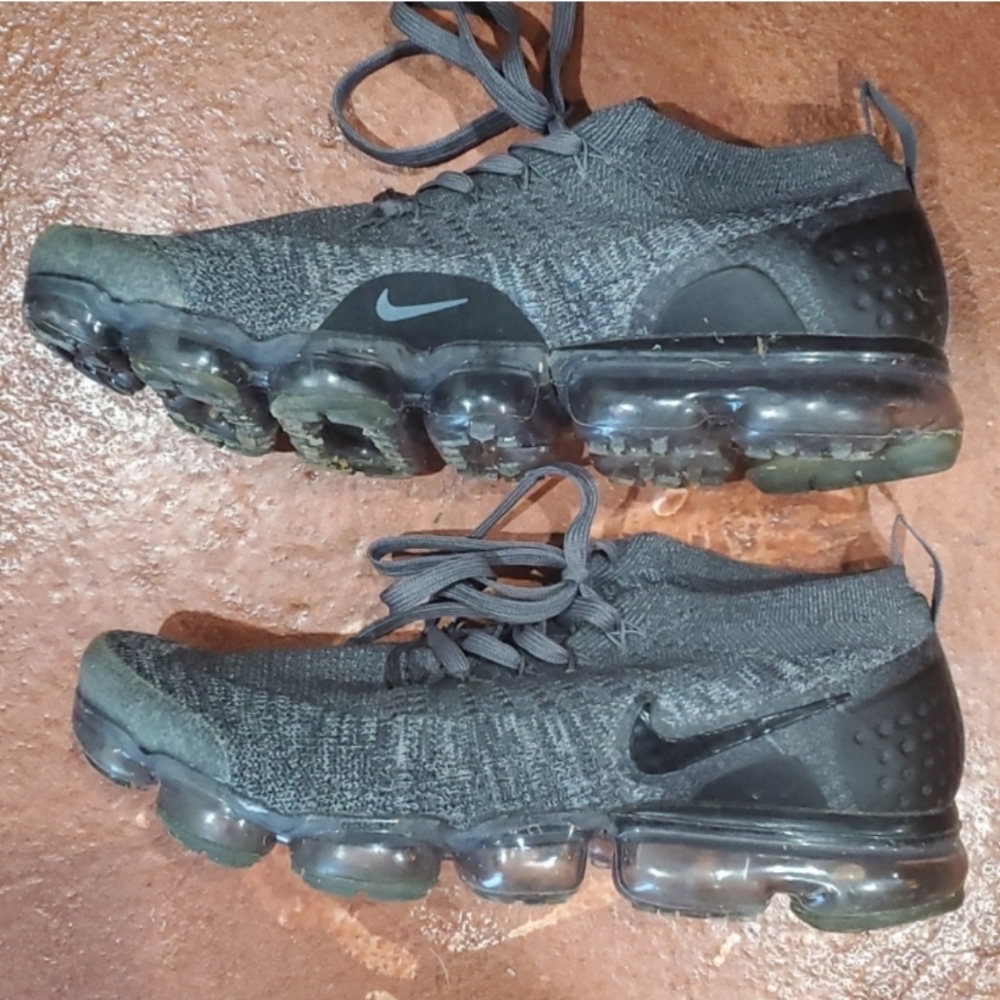 Mens charcoal gray Vapormax
